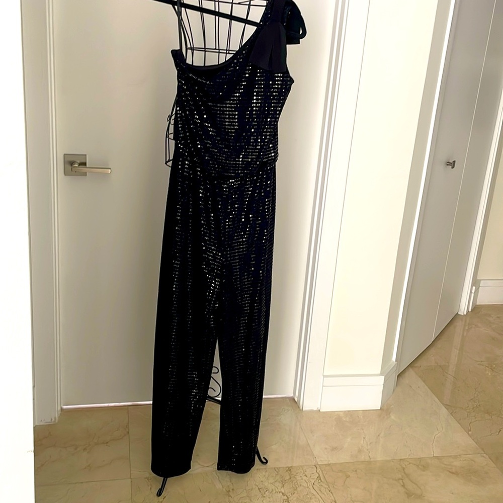 NWT ALEXA B ONE SHOULDER SEQUIN JUMPSUIT